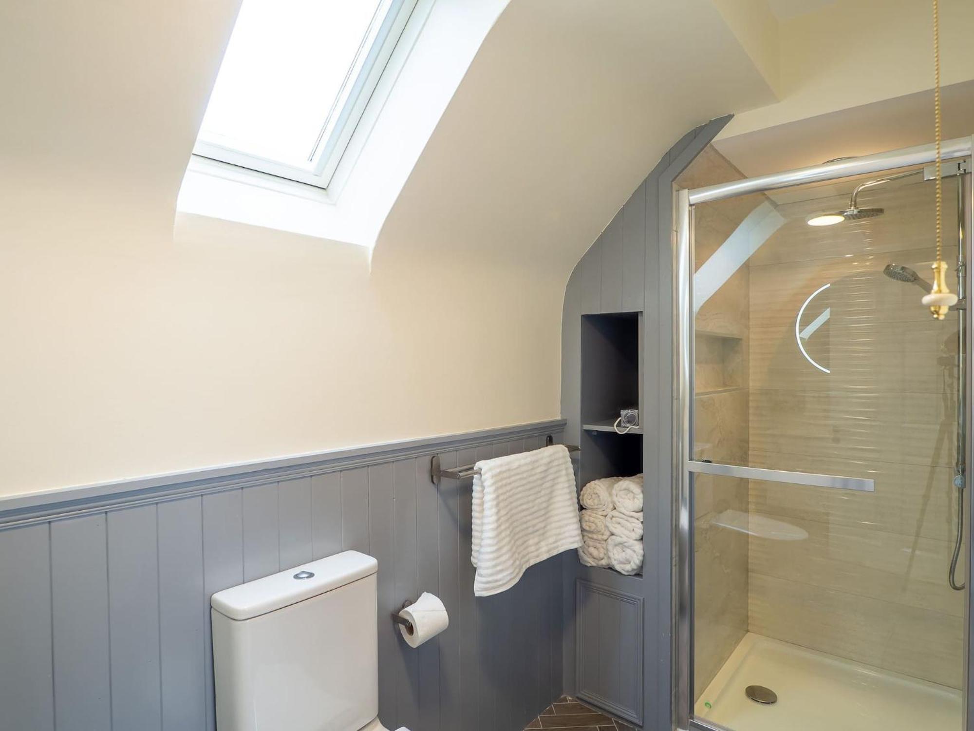 Appartamento Eve'S Townhouse Clifden Esterno foto